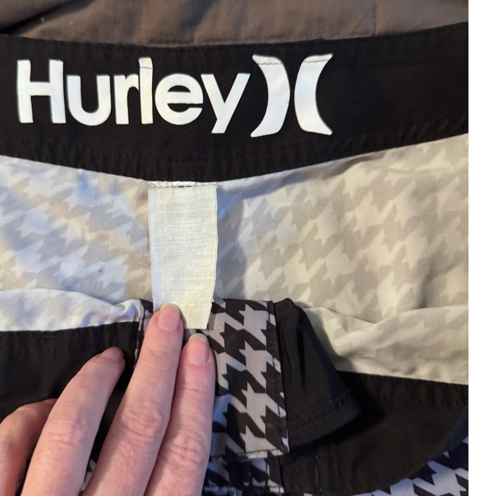 Hurley Phantom Board Shorts Mens 36 Black White Houndstooth Striped Swim Trunks - Picture 3 of 10
